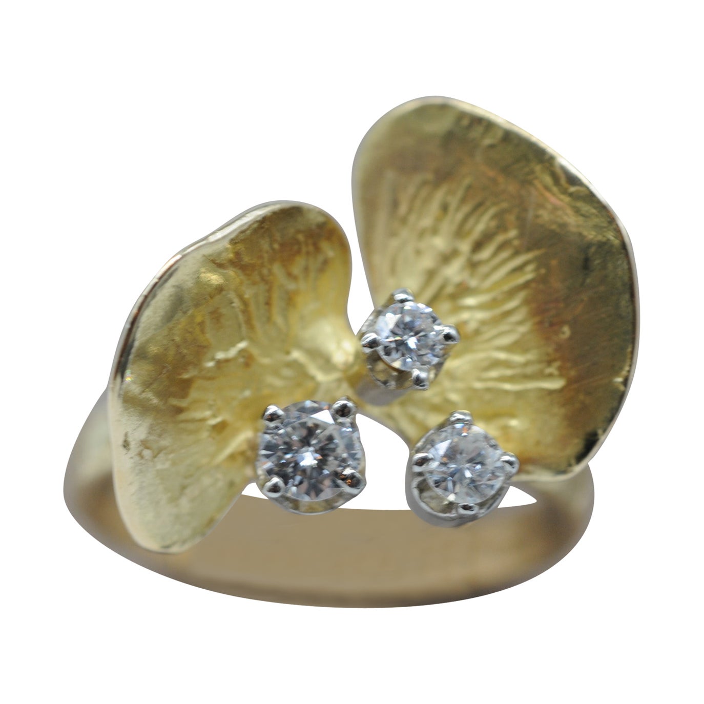 Majestic gold ring with diamonds by master goldsmith Wurzbacher