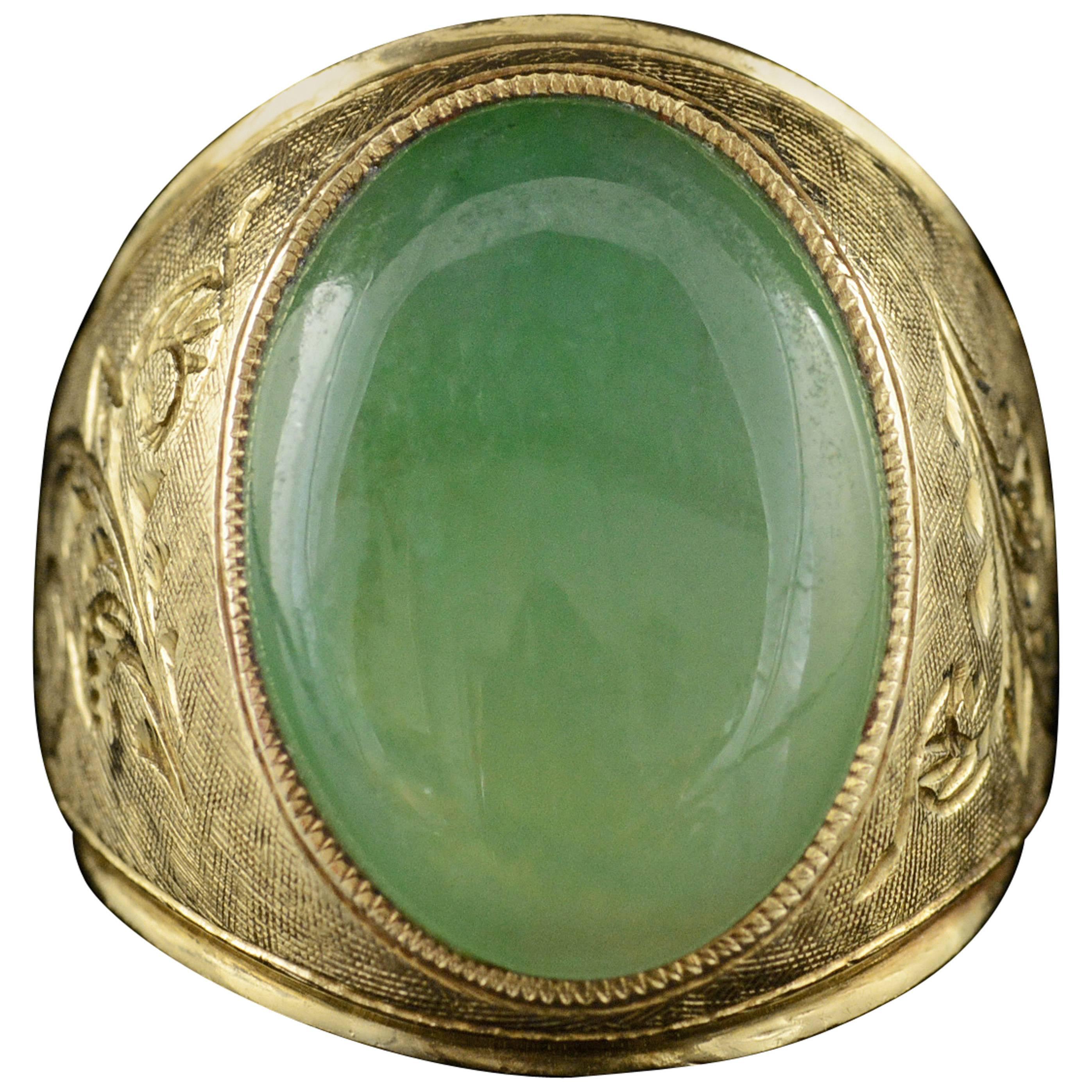 1940s Cabochon Jade and Gold Ring