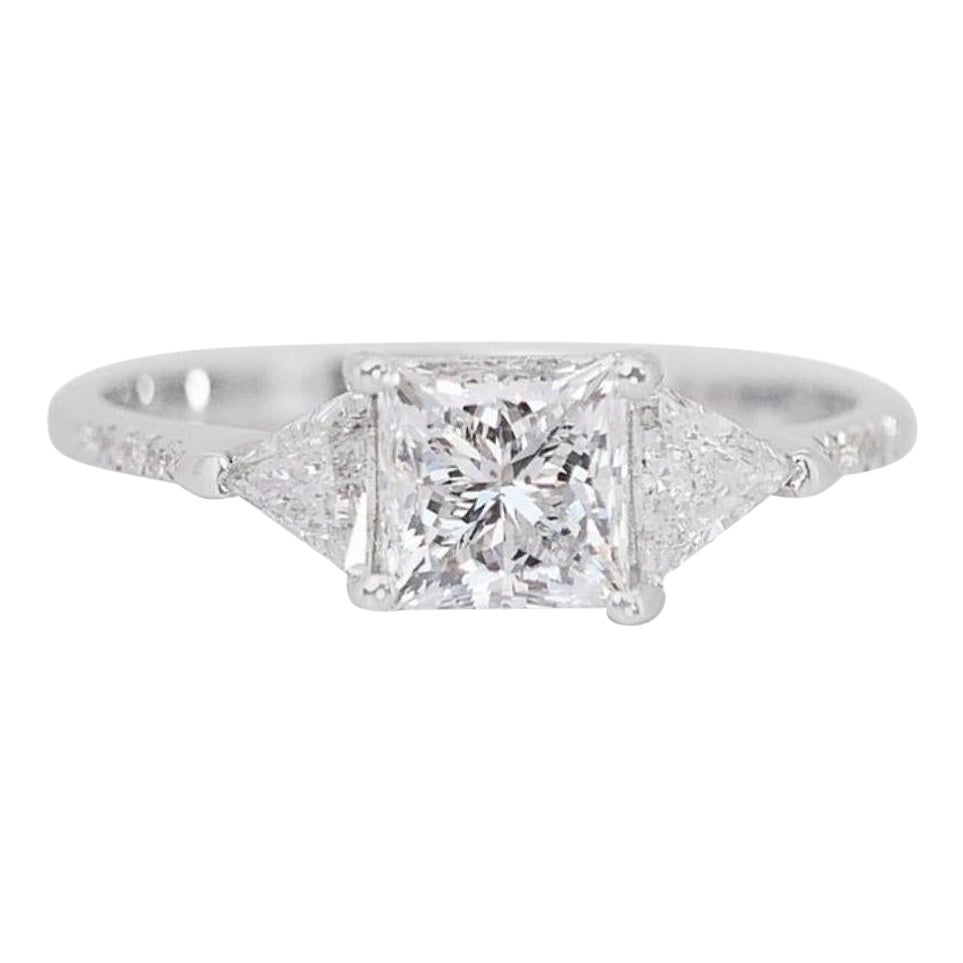 Dazzling 1.2ct Princess Cut Diamond Ring set in 18K White Gold For Sale