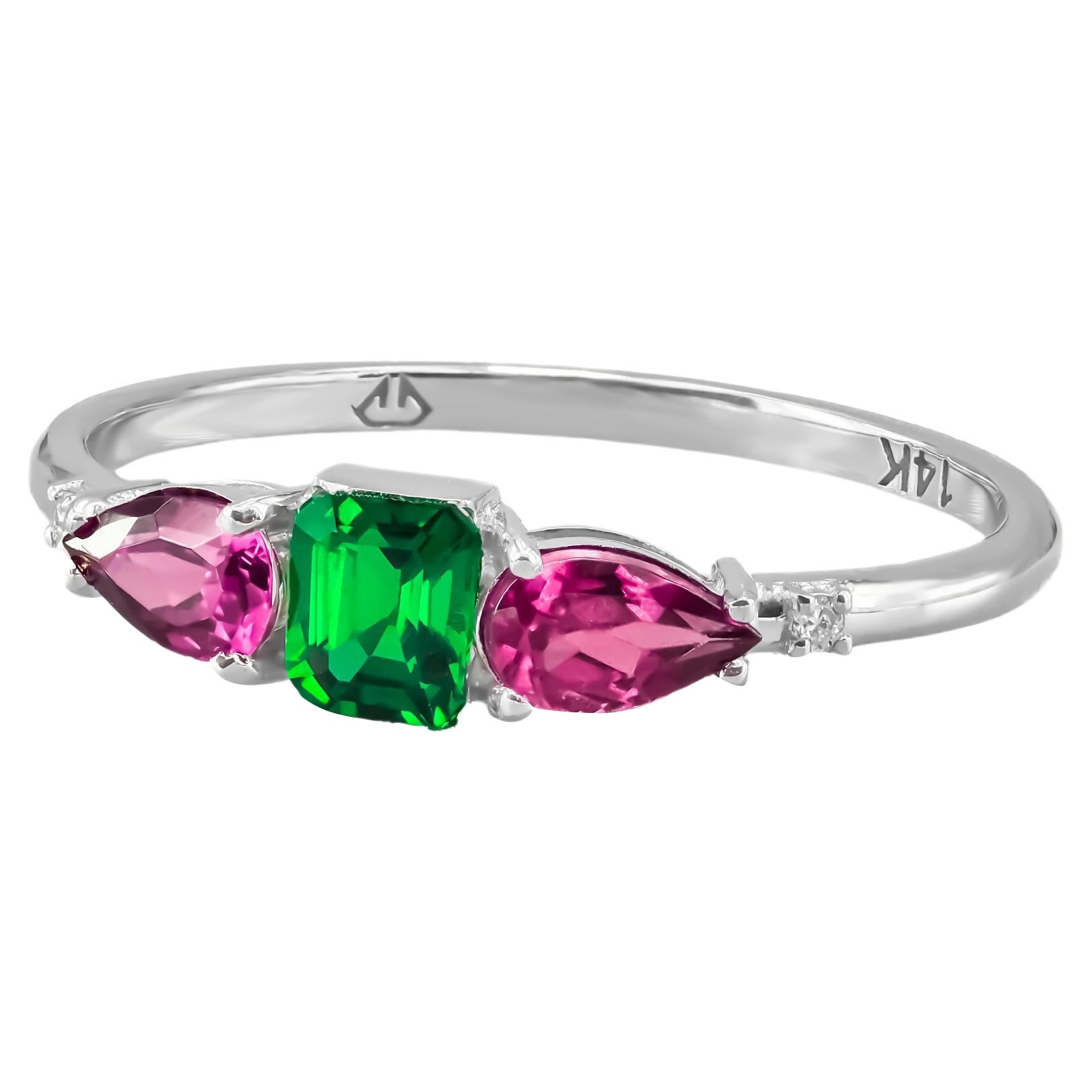 Lab emerald, garnet 14k gold ring. For Sale