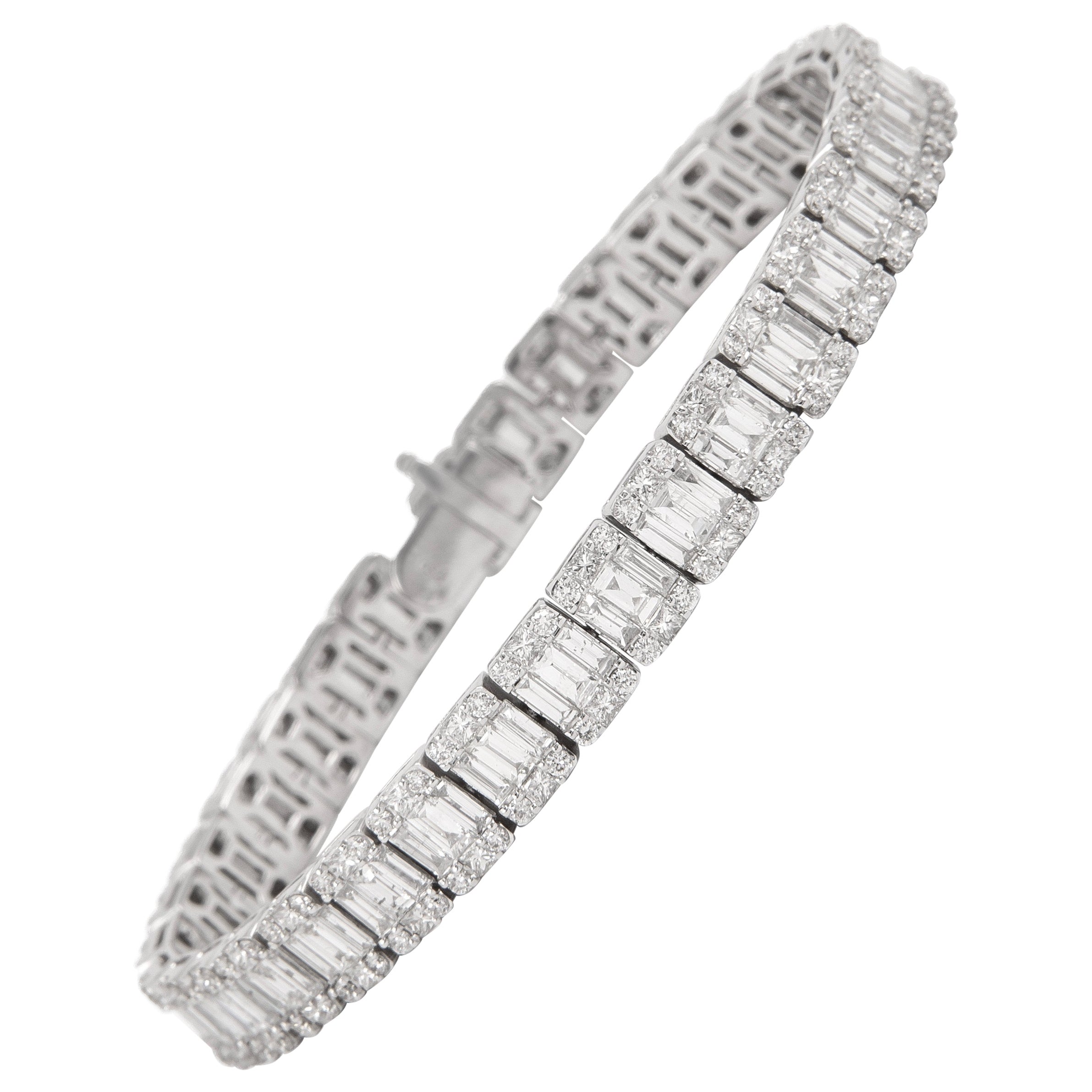 Alexander Beverly Hills 9.19 Carat Round & Baguette Diamond Bracelet 18k Gold For Sale