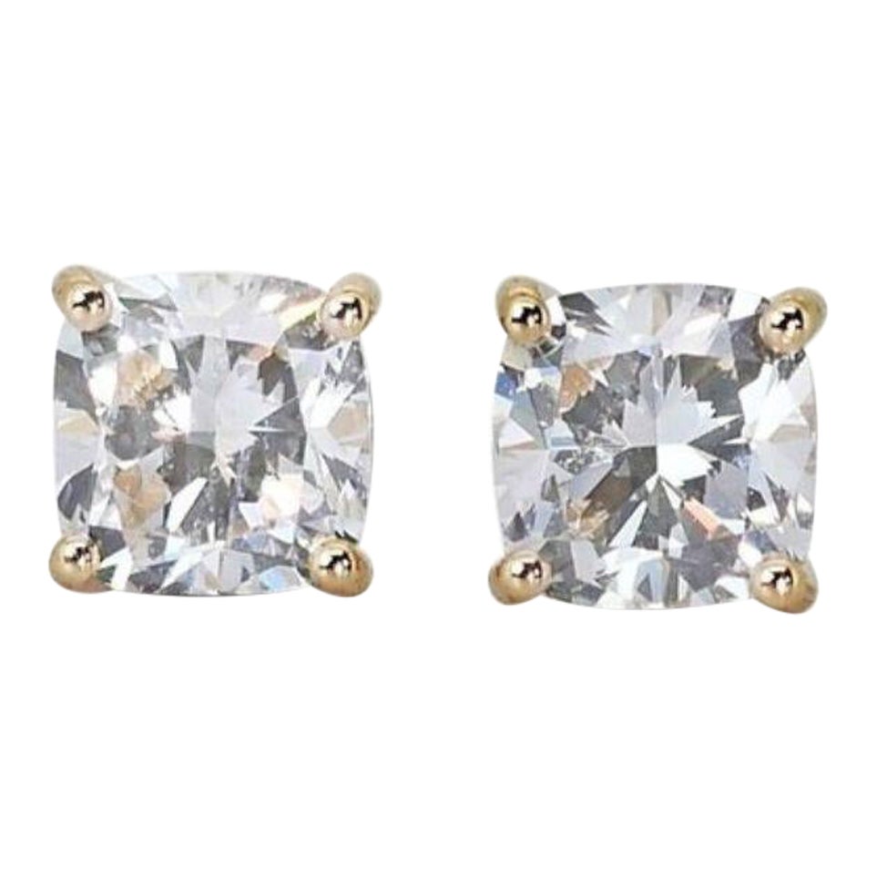 Captivating Cushions: 2.01ct F-G VS1 Cushion Diamond Earrings For Sale