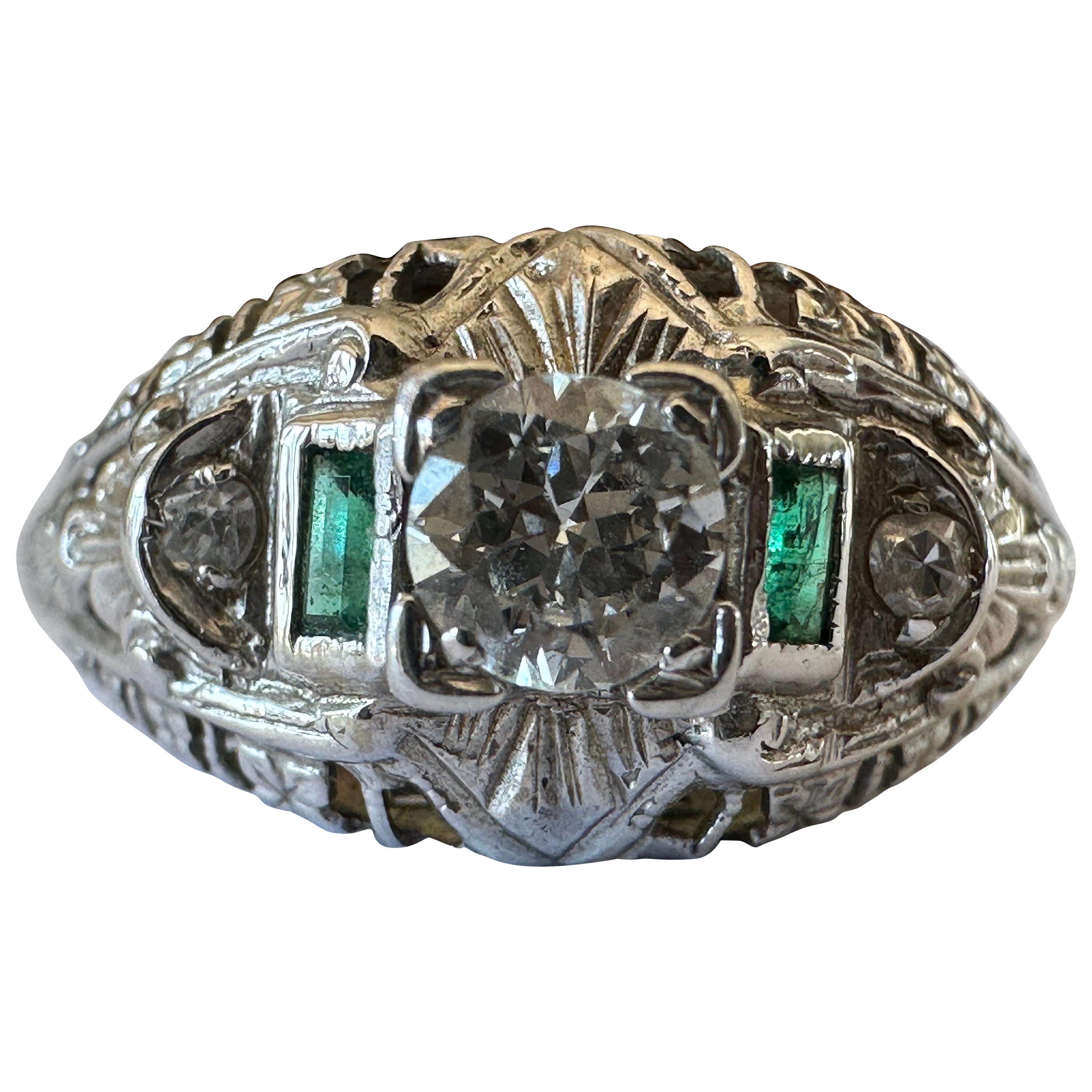 Art Deco Colombian Emerald and Diamond Filigree Ring  For Sale