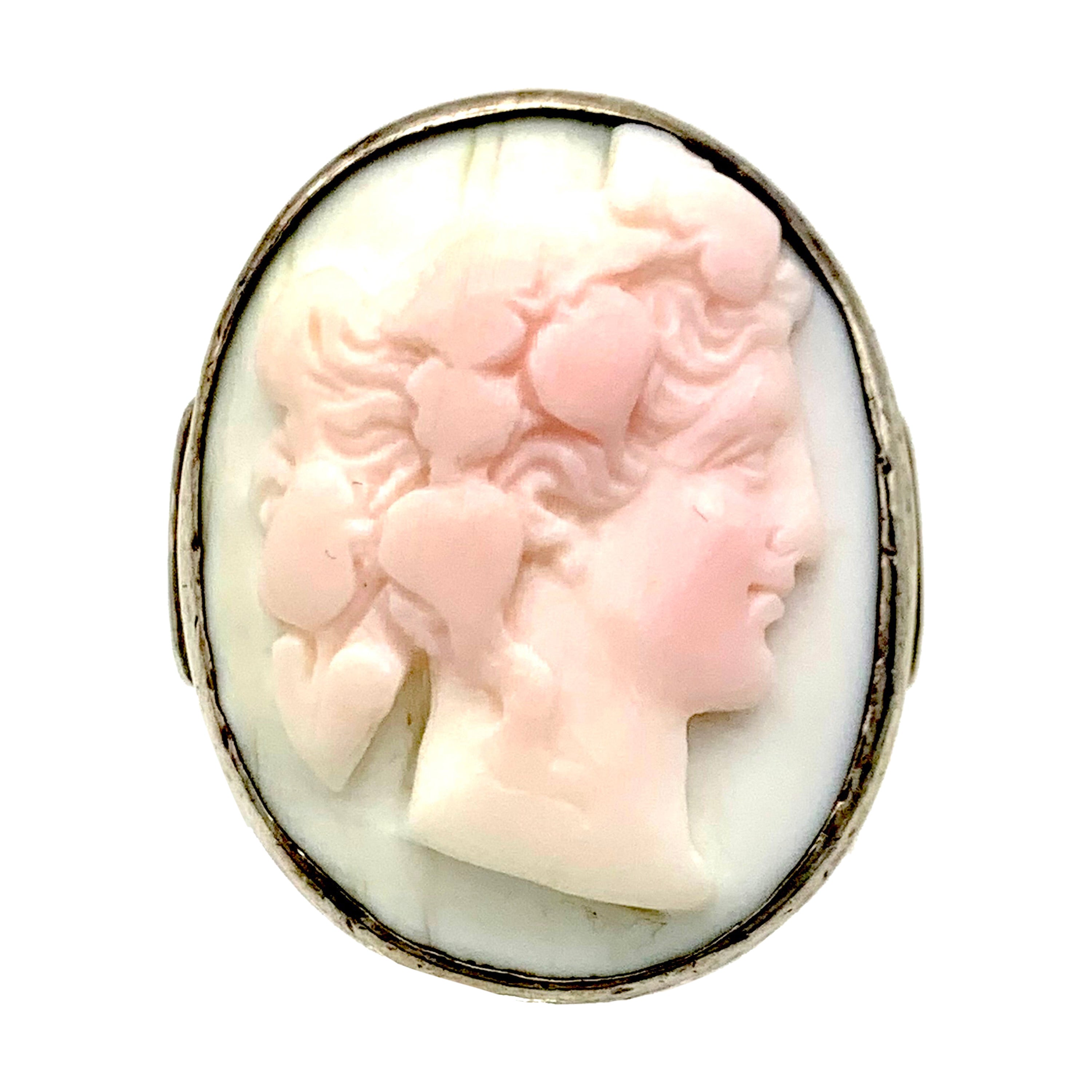 Bague Kameo Antike Bacchante Maenad rose blanc coquillage monté en argent en vente