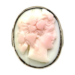 Bague Kameo Antike Bacchante Maenad rose blanc coquillage monté en argent