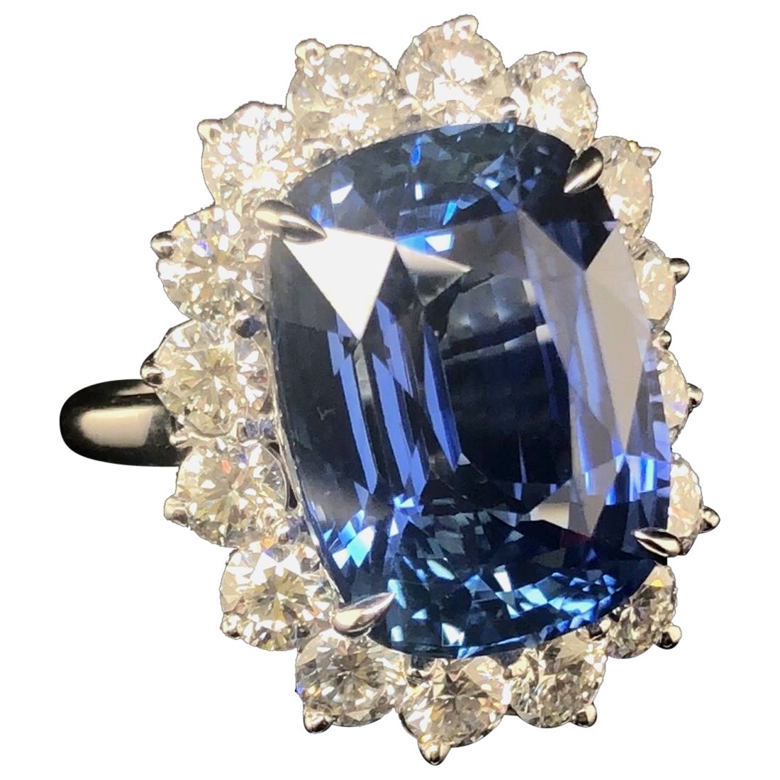 Platinum 19.50 CTS Ceylon Sapphire and Diamond Ring For Sale