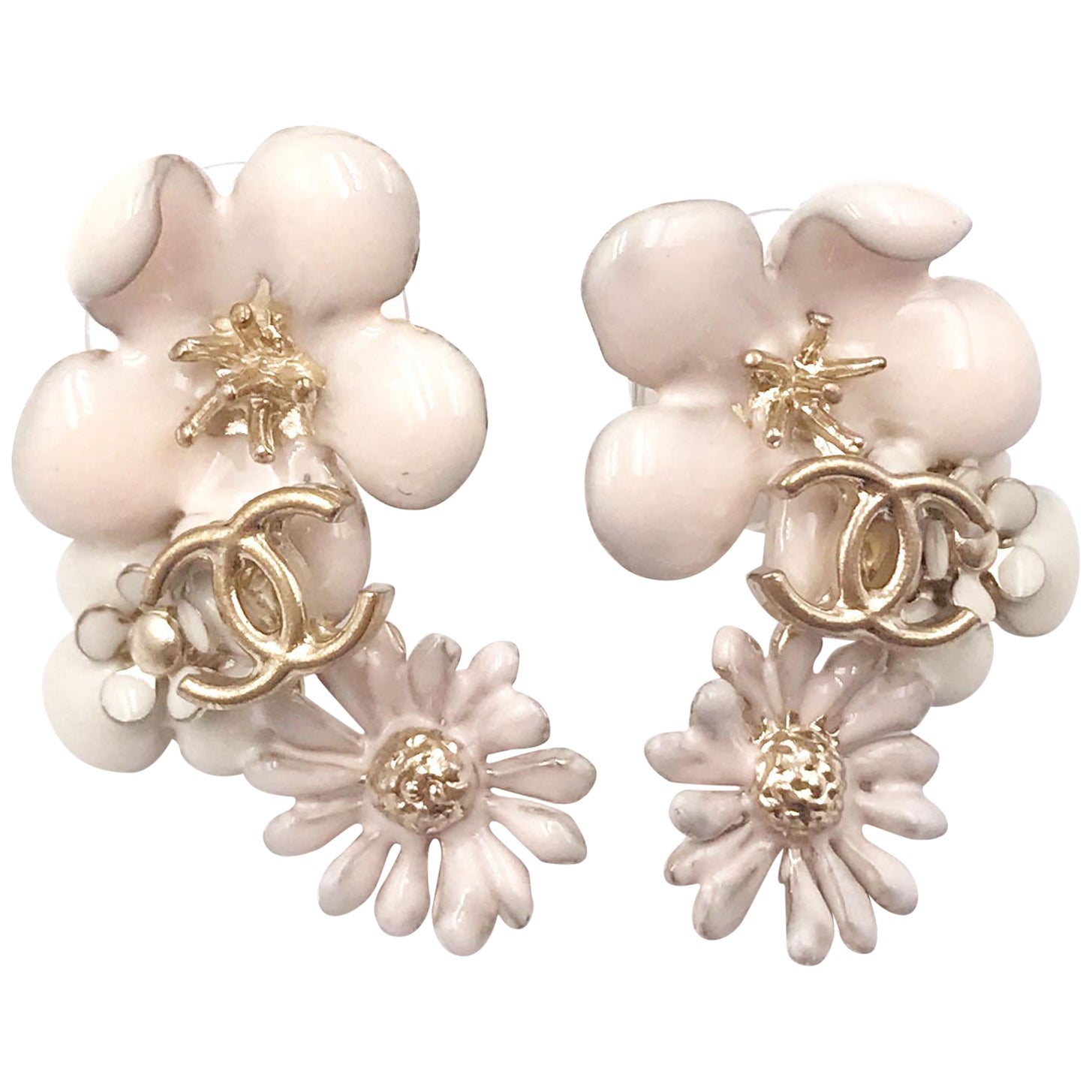 Chanel Gold CC 3 Ivory Flowers Piercing Earrings  For Sale