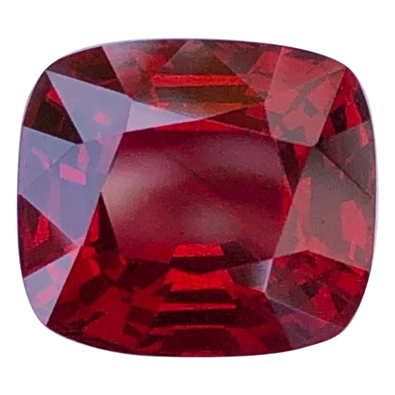 Vivid Red Spinel 3 carat Burma cushion Rare  For Sale