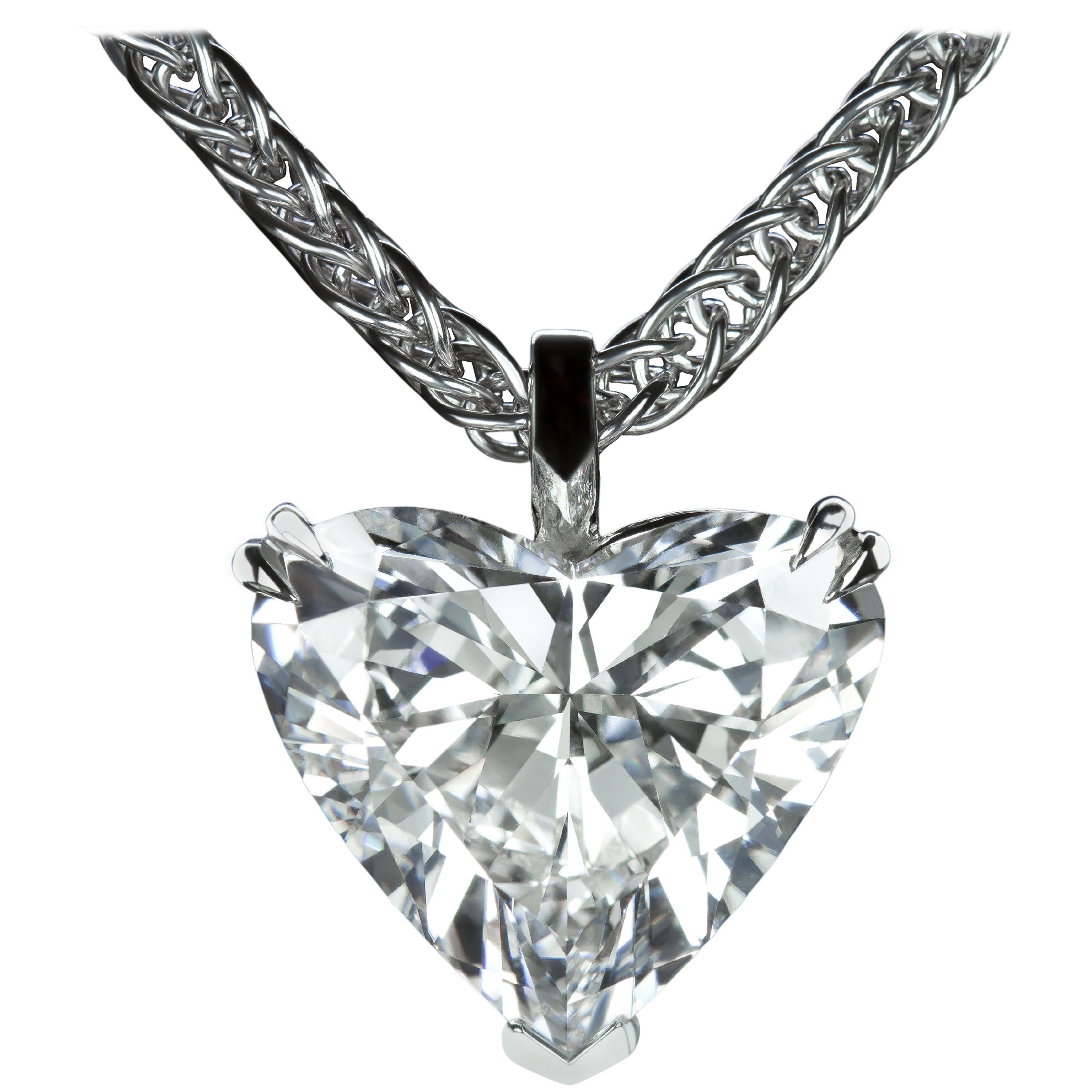 Collier en diamant certifié GIA de 10 carats en forme de cœur en vente