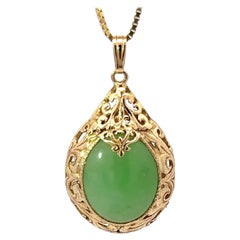 Vintage Ming's Hawaii Oval Green Jade Cabochon Pear Shaped Necklace 14k Yellow Gold