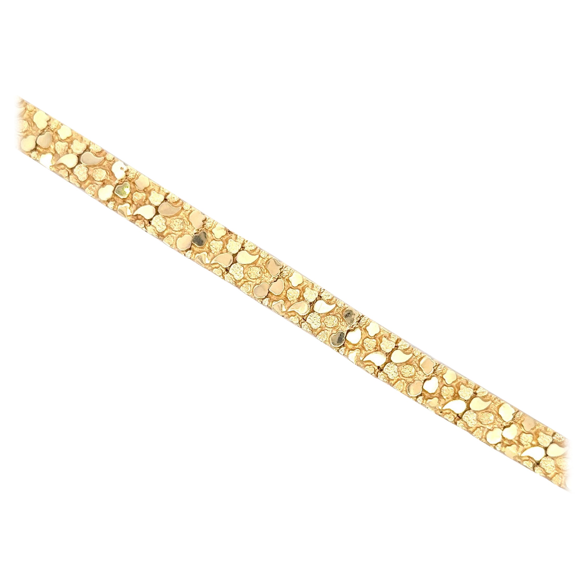 Textured & High Polished Stone Motif Bracelet 27.4 Grams 14 Karat Yellow Gold  For Sale
