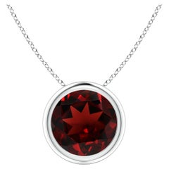 Pendentif solitaire en or blanc 14K avec grenat rond de 2,2 ct, serti clos Nature