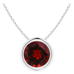 Pendentif solitaire rond en or blanc 14 carats serti d'un grenat naturel de 1,5 carat