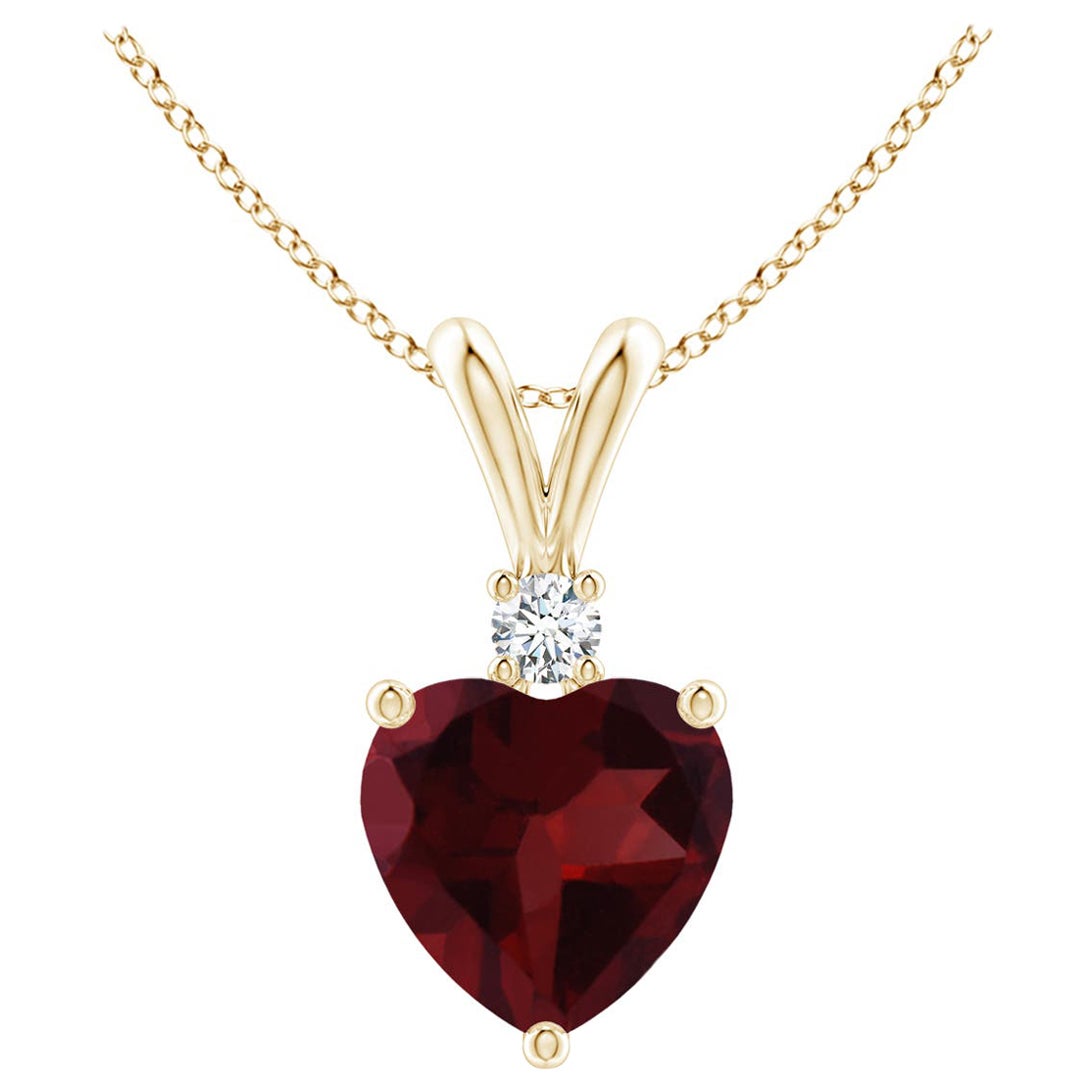 Natural Heart-Shaped 0.90ct Garnet Pendant with Diamond in 14ct Yellow Gold For Sale