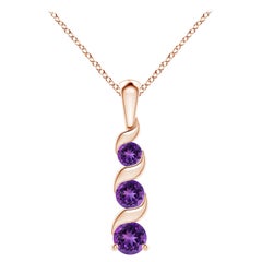 Colgante redondo natural de amatista de 0,25 ct con tres piedras en oro rosa de 14 quilates