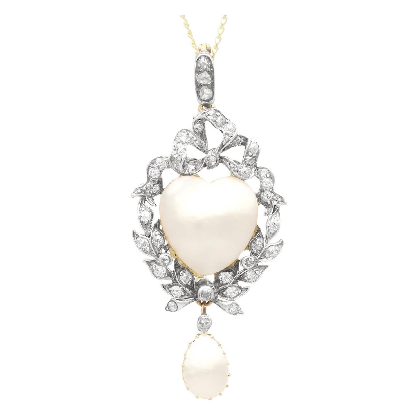 Ciondolo vittoriano con perle e diamanti in oro giallo 9 ct.