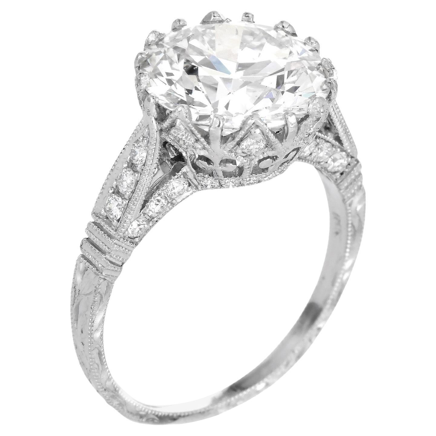 5.10 Carats Round  European Diamond Filigree 18k Gold Diamond Ring For Sale