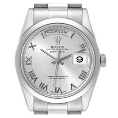 Rolex Montre President Day-Date avec cadran en or blanc et argent pour hommes 118209