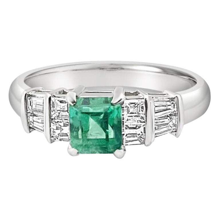 Colombian Emerald Platinum Ring For Sale