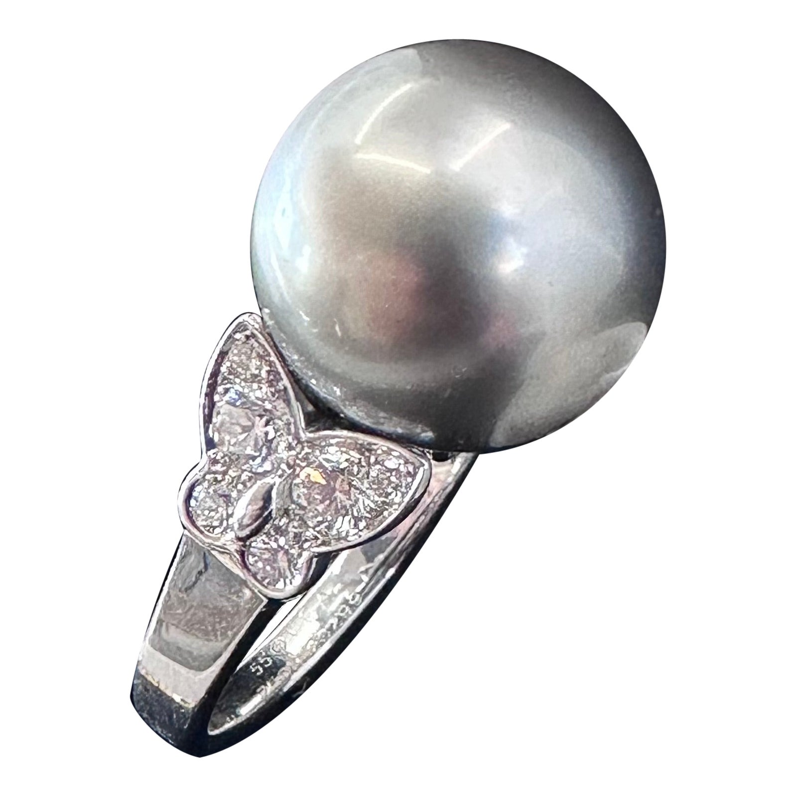 Van Cleef & Arpels Cultured Pearl and Diamond Ring  For Sale