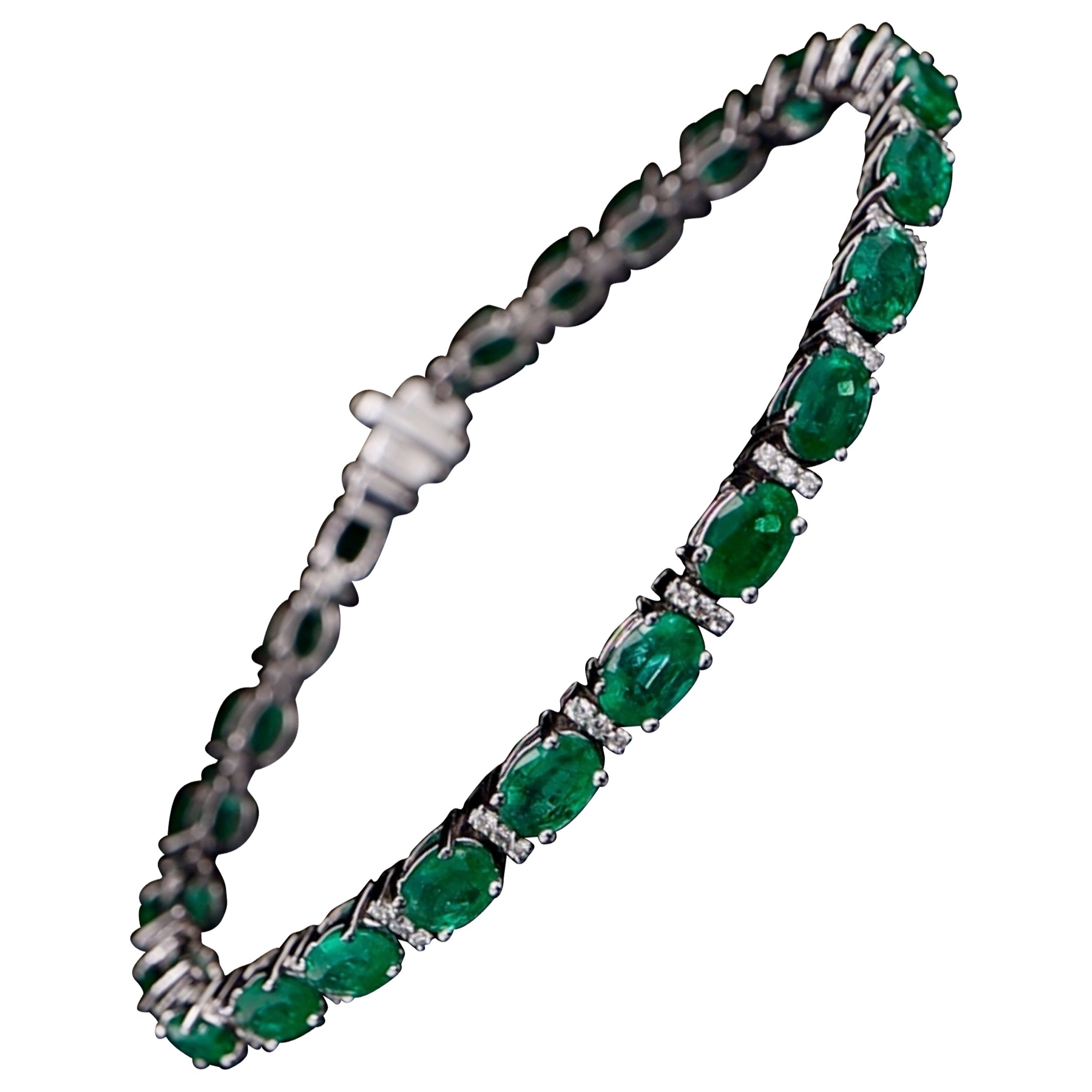 Emerald Bracelet Diamond Links 10 Carats 18K Gold