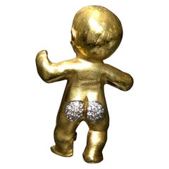 Vintage 18K Yellow Gold Diamond Bottom Naked Baby Brooch Pin 