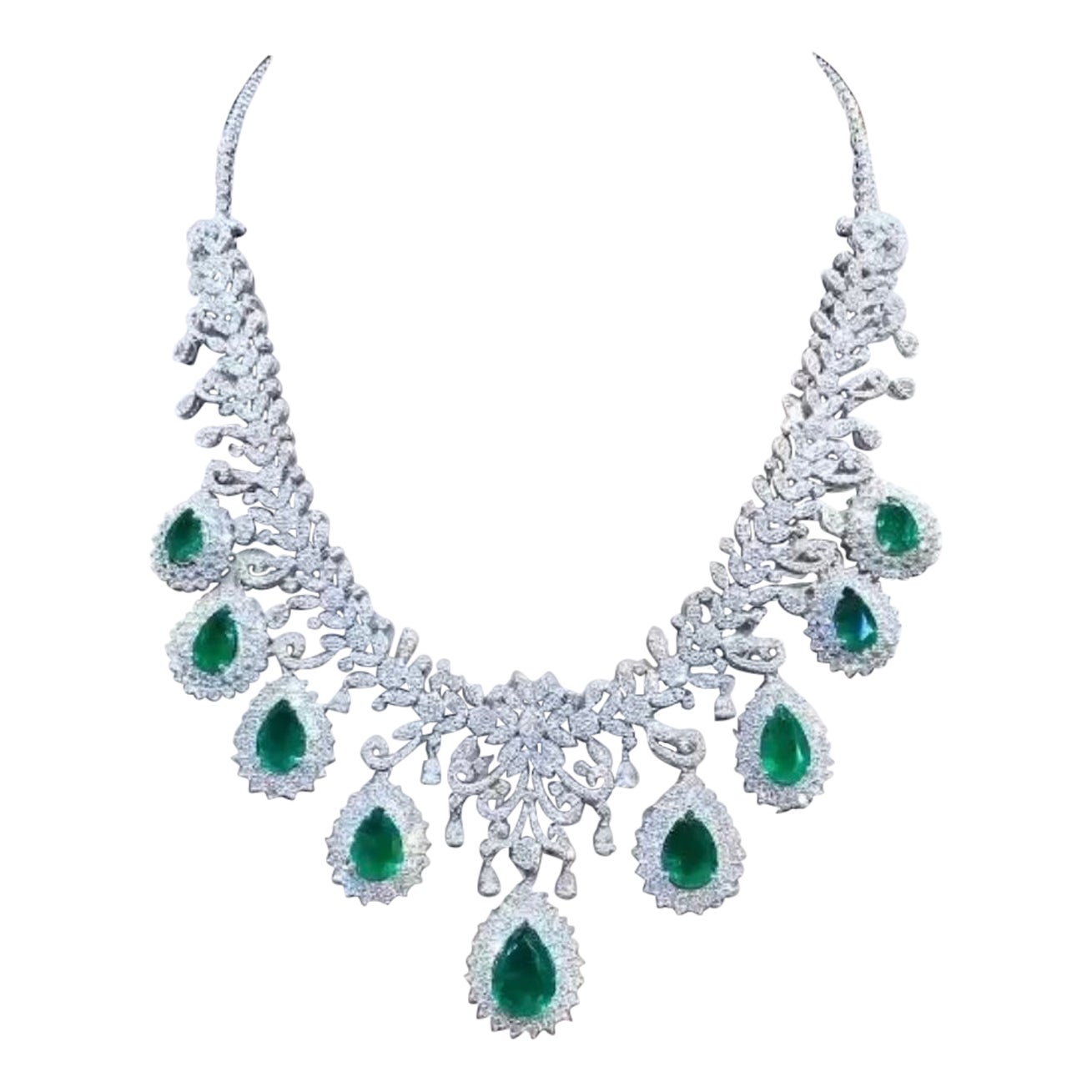 AIG Certified 25.80 Carat Zambian Emeralds  23.00 Ct Diamonds 18K Gold Necklace For Sale