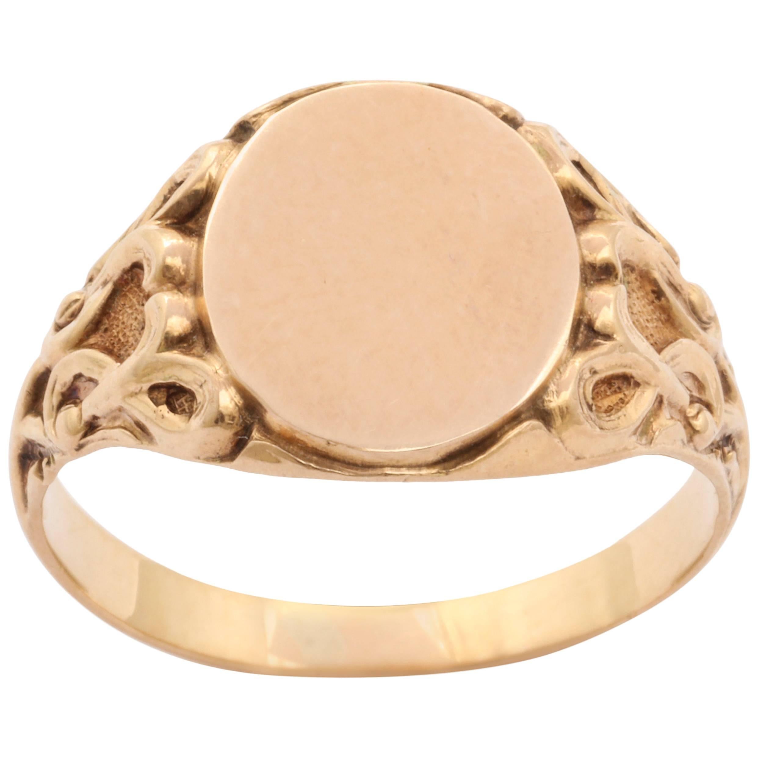 Elegant Edwardian Gold Signet Ring For Sale