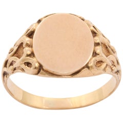 Antique Elegant Edwardian Gold Signet Ring