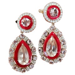 Boucles d'oreilles chandelier en or 18 carats, Morganite, émail rouge et diamants 17,42 carats