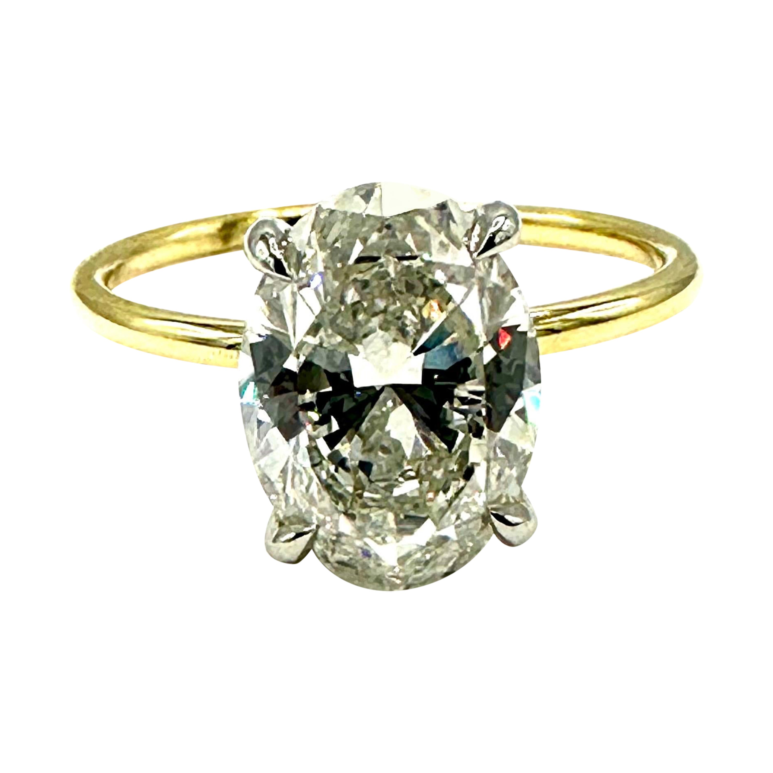 2.51 Carat Oval Brilliant Diamond and 18K Yellow Gold Engagement Ring  For Sale