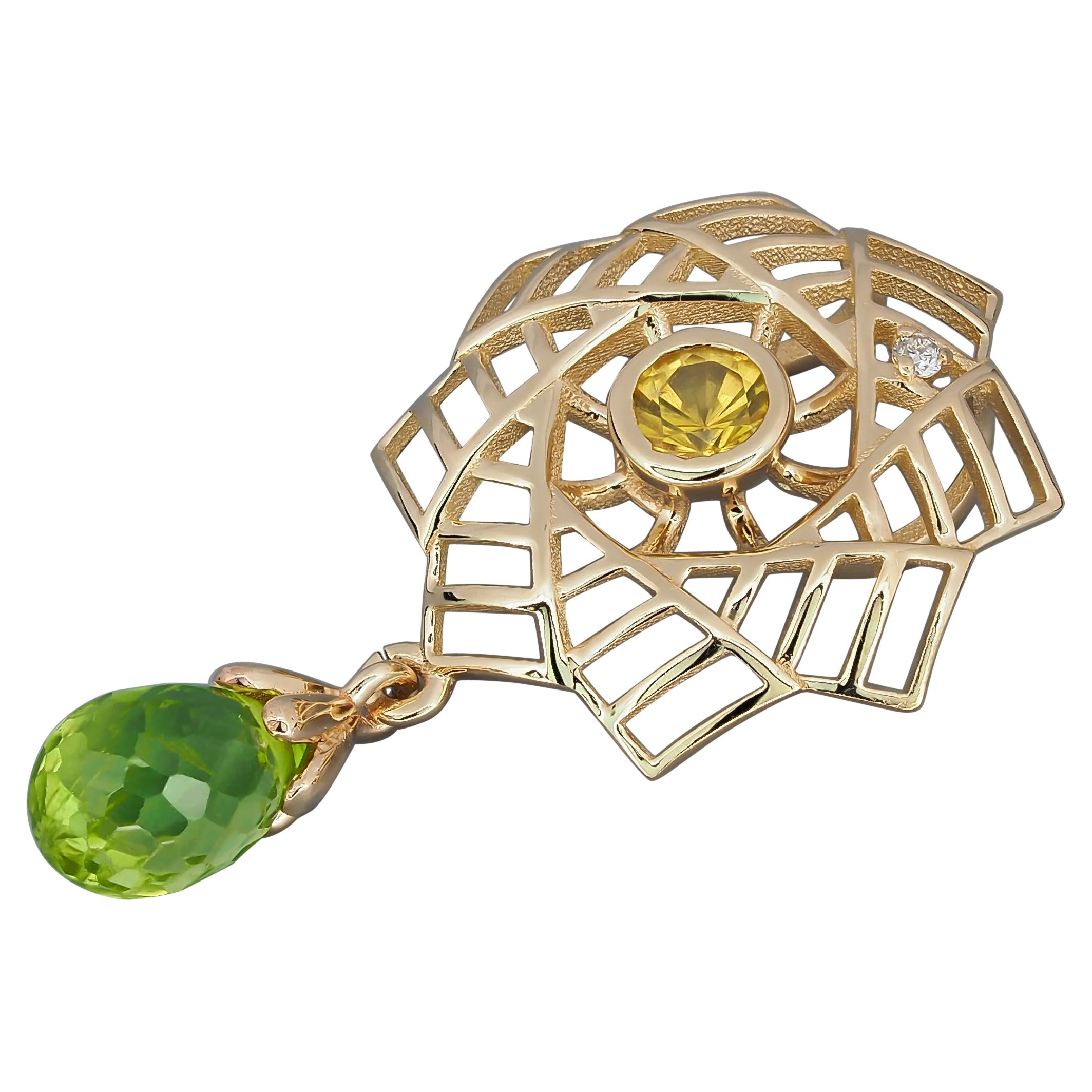 Briolette peridot pendant in 14k gold.  For Sale