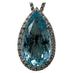 Halskette mit Halo-Anhänger, 4,17 Karat feiner blauer Aquamarin im Birnenschliff Diamant 950 Platin