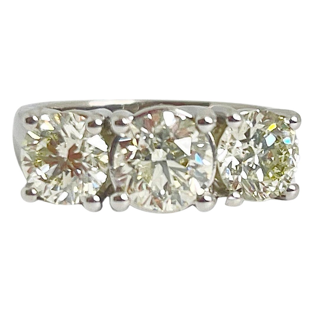 3.30 Carat Natural Diamond White Gold Mini Band Ring 14K  en vente