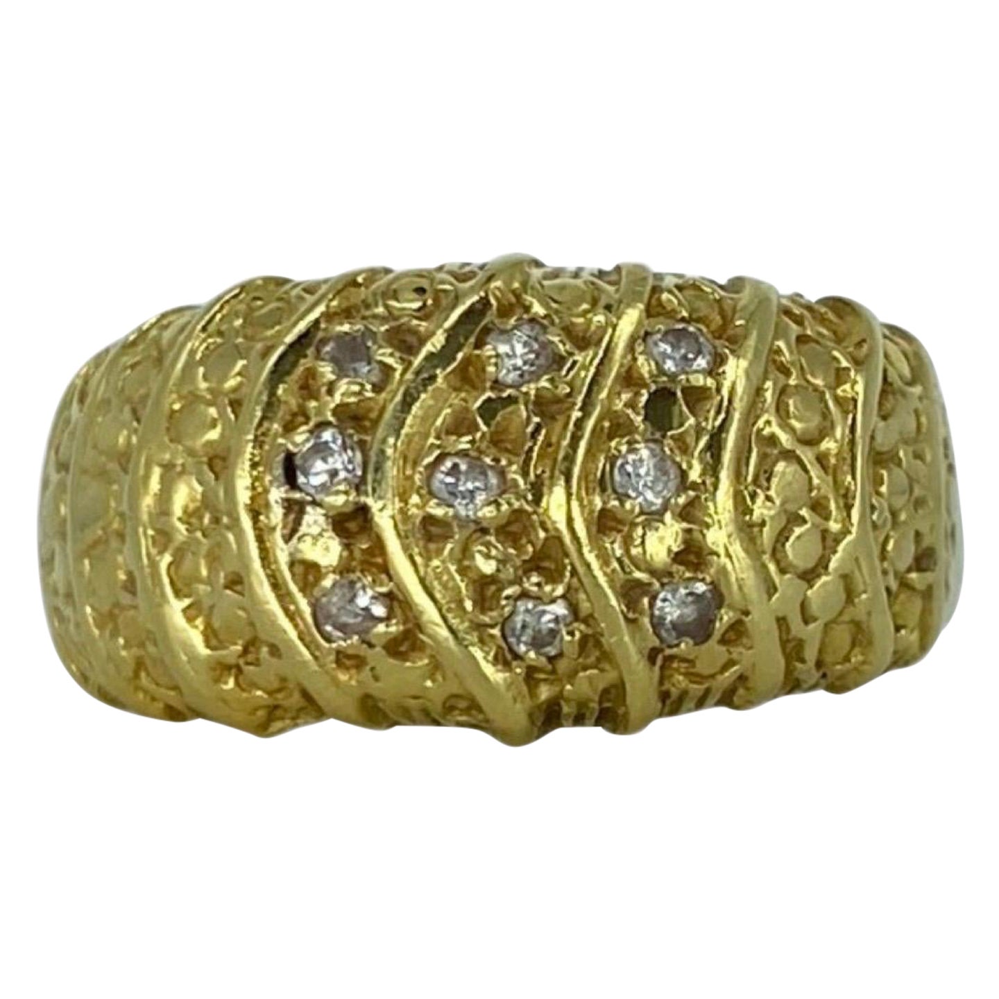 Vintage 0.10 Carat Diamonds Hammered Design Ring 18k Gold  For Sale