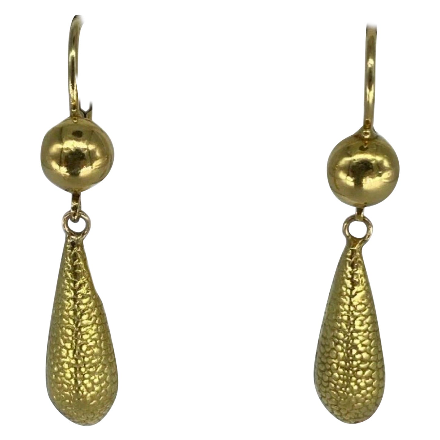 Boucles d'oreilles pendantes vintage Hammered Dangle Drop Lever Back en or 18k Italie en vente