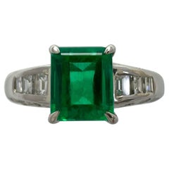 Used 1.08ct Fine Green Colombian Emerald And Diamond Platinum Modern Solitaire Ring