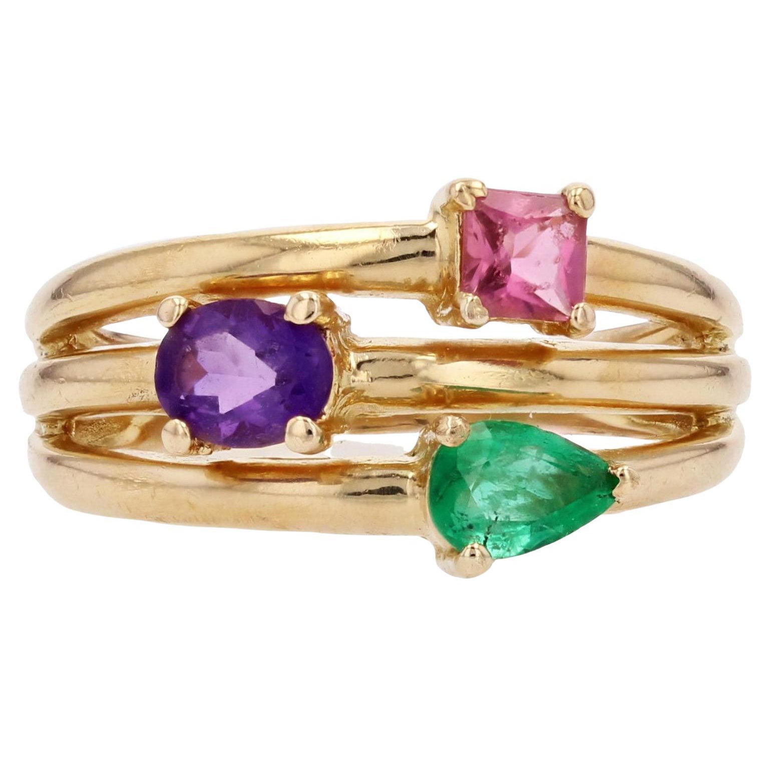Moderner Ring aus 18 Karat Gelbgold mit Amethyst, Smaragd und Turmalin im Angebot