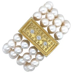 Retro Gold Cultured Akoya Pearl 7 Inch Bracelet 0.35 Carat Natural Diamond Clasp