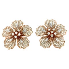 Boucles d'oreilles en or rose 18K avec fleur d'azalée et diamants de couleur