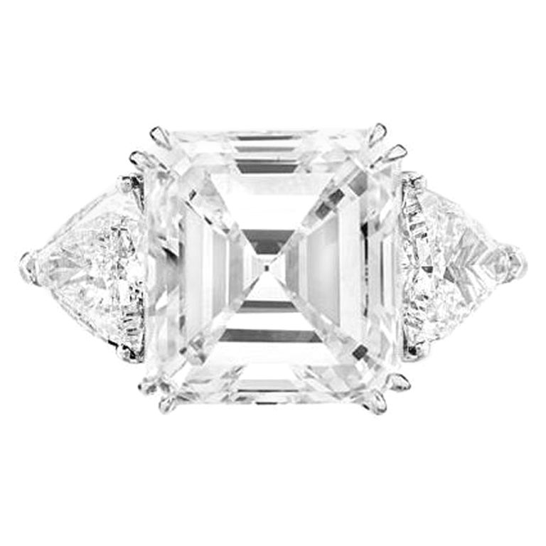 Bague à trois pierres en diamant de 4 carats certifiée par le GIA en vente