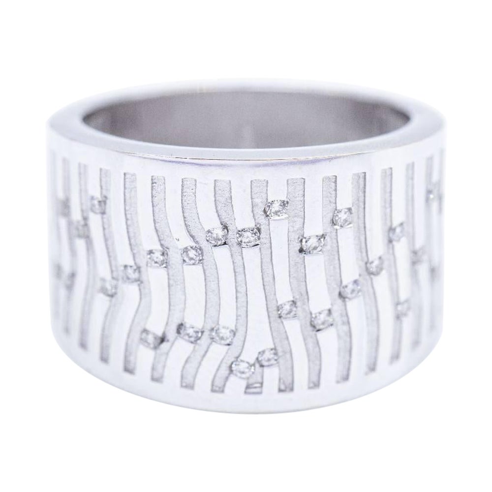 BAMBU Ring in White Gold and Diamonds