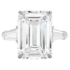 Bague avec diamant certifié GIA de 7 carats de taille émeraude de pureté interne sans défaut