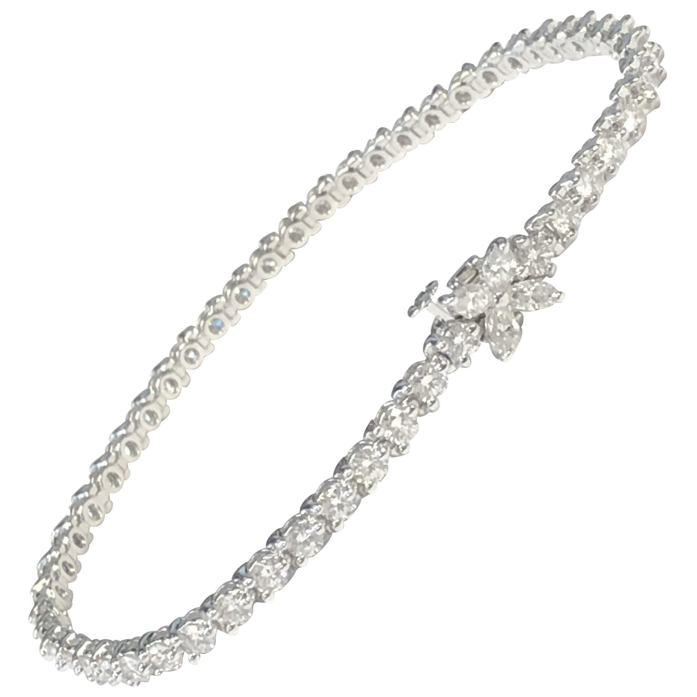 Tiffany & Co Victoria Platinum and 3.20 Carats Diamond Bracelet For Sale