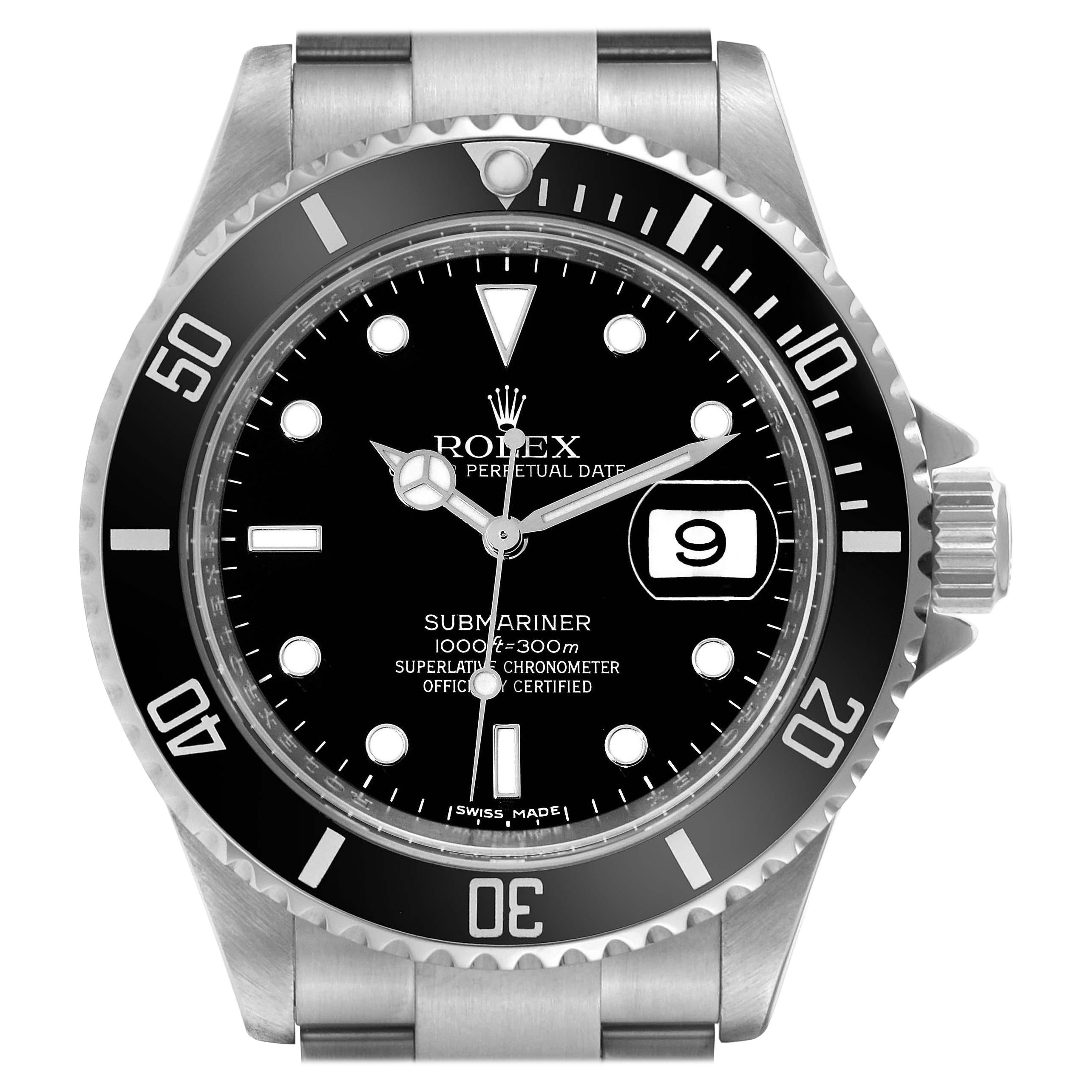 Rolex Montre Submariner Date en acier avec cadran noir et carte boîte pour hommes 16610 en vente