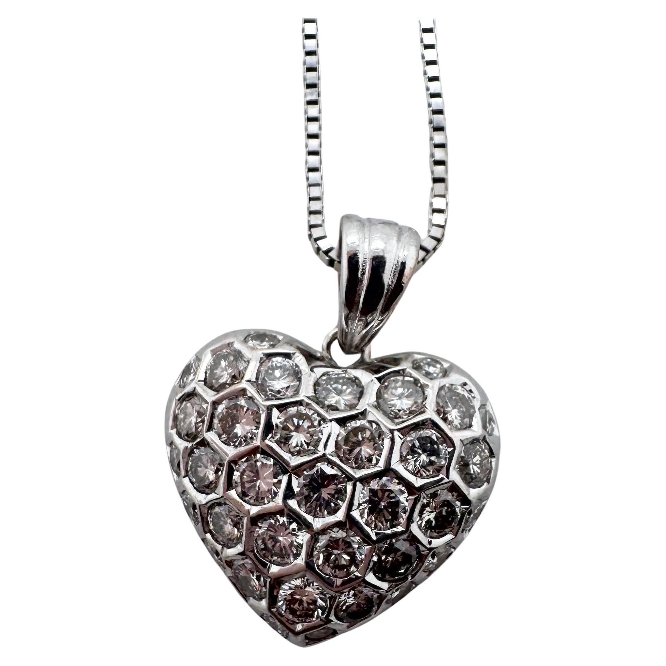 Collier pendentif cœur en or 18 carats cadeau de Valentines Mothers day en vente