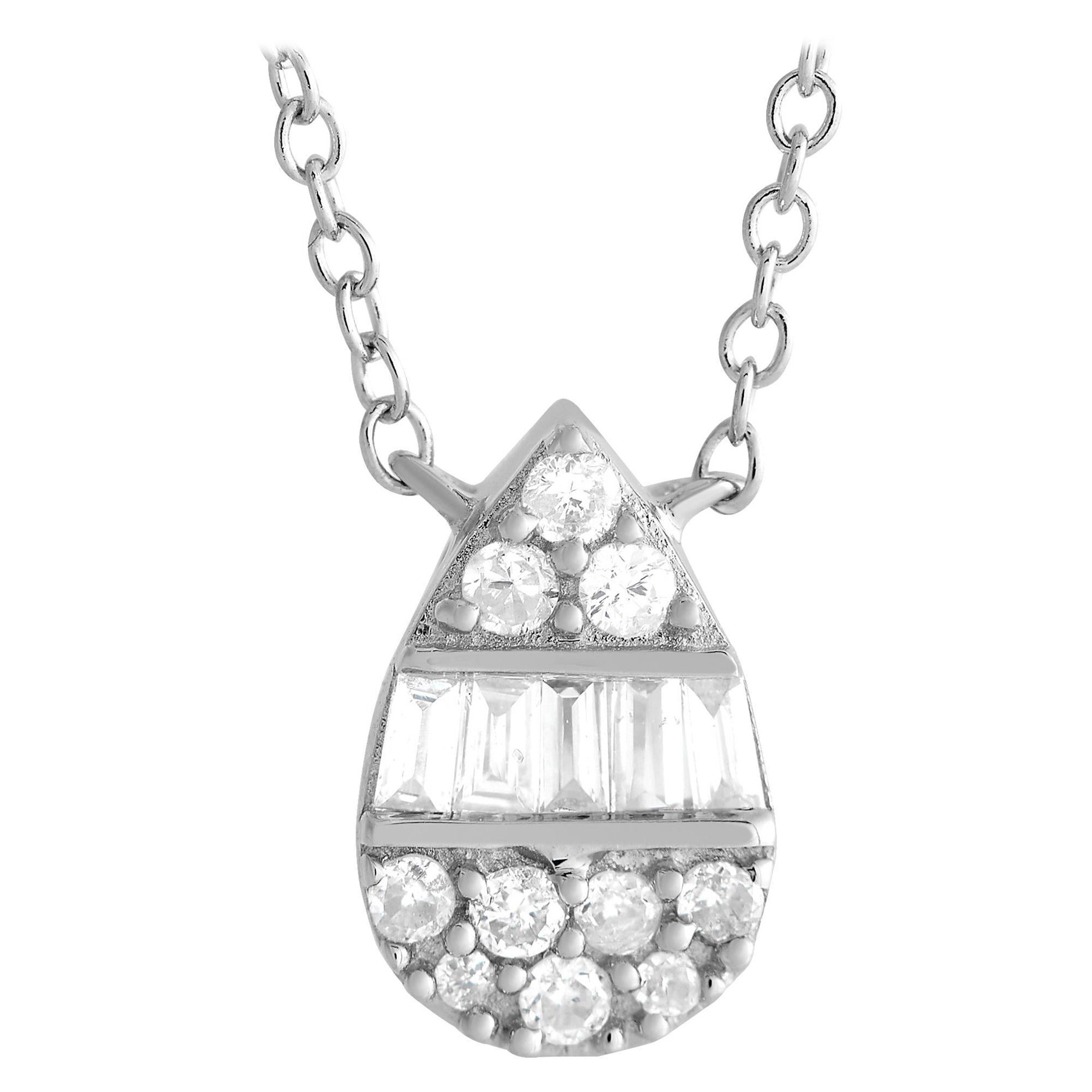 14K White Gold 0.10ct Diamond Necklace For Sale