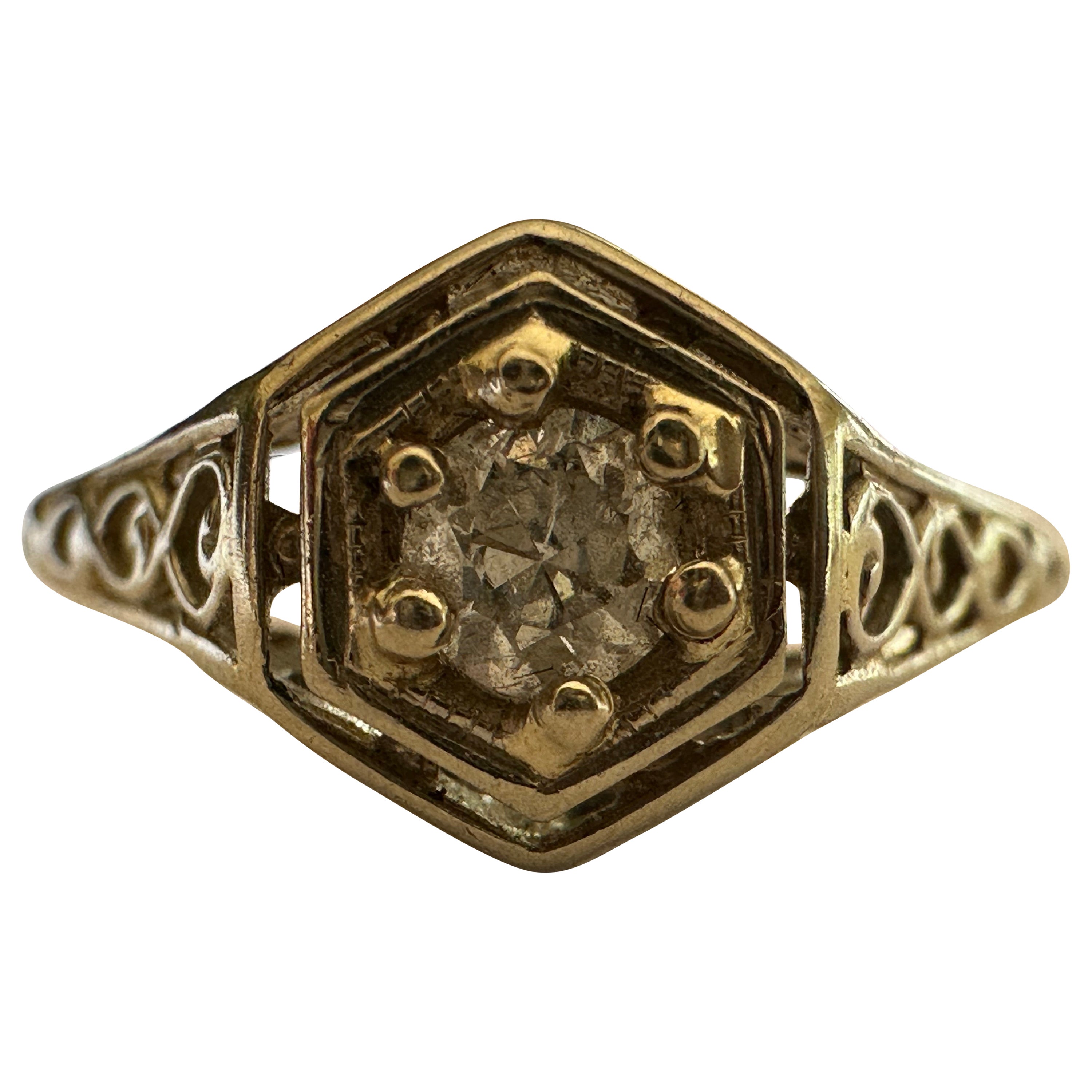 Bague de fiançailles solitaire et filigrane ancienne  en vente