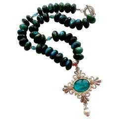 Vintage Apatite Green Labradorite Venetian Glass Intaglio Pendant Necklace