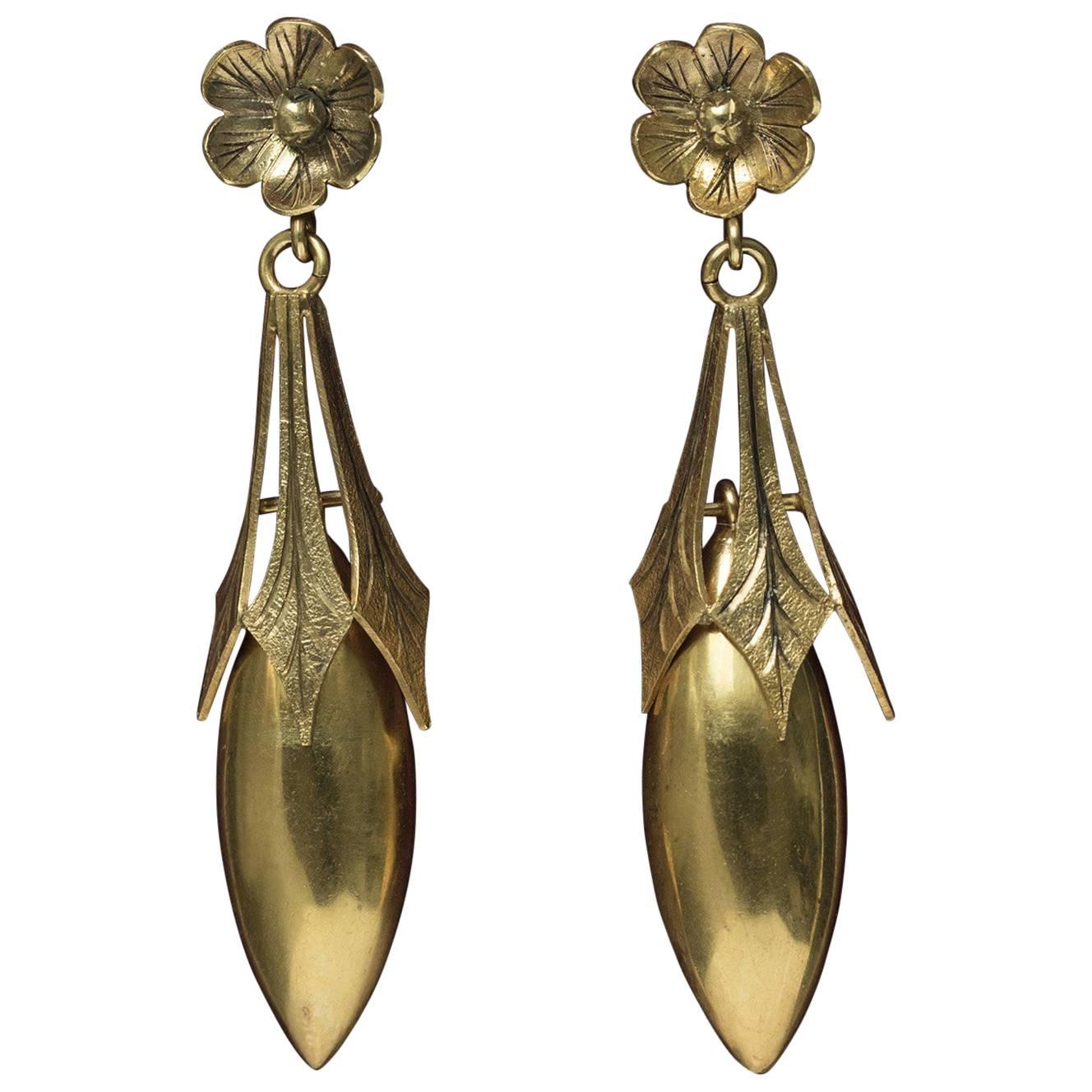 Victorian Gold Torpedo Earrings with Flower Top For Sale